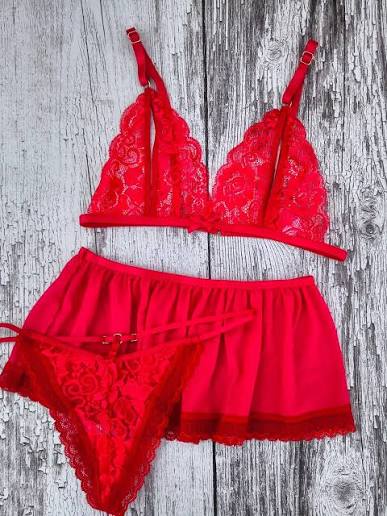 Conjunto de encaje con mini de tul