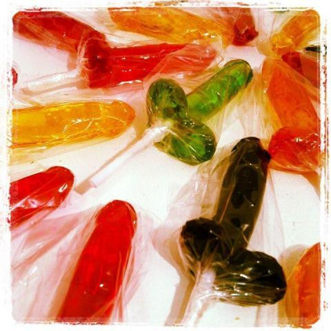 Chupetin con forma de pene tamaño mediano